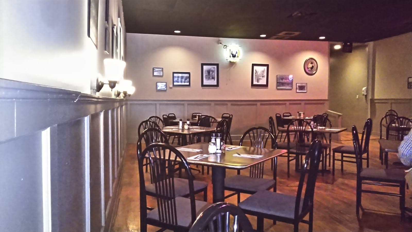Town - A Neighborhood Pub