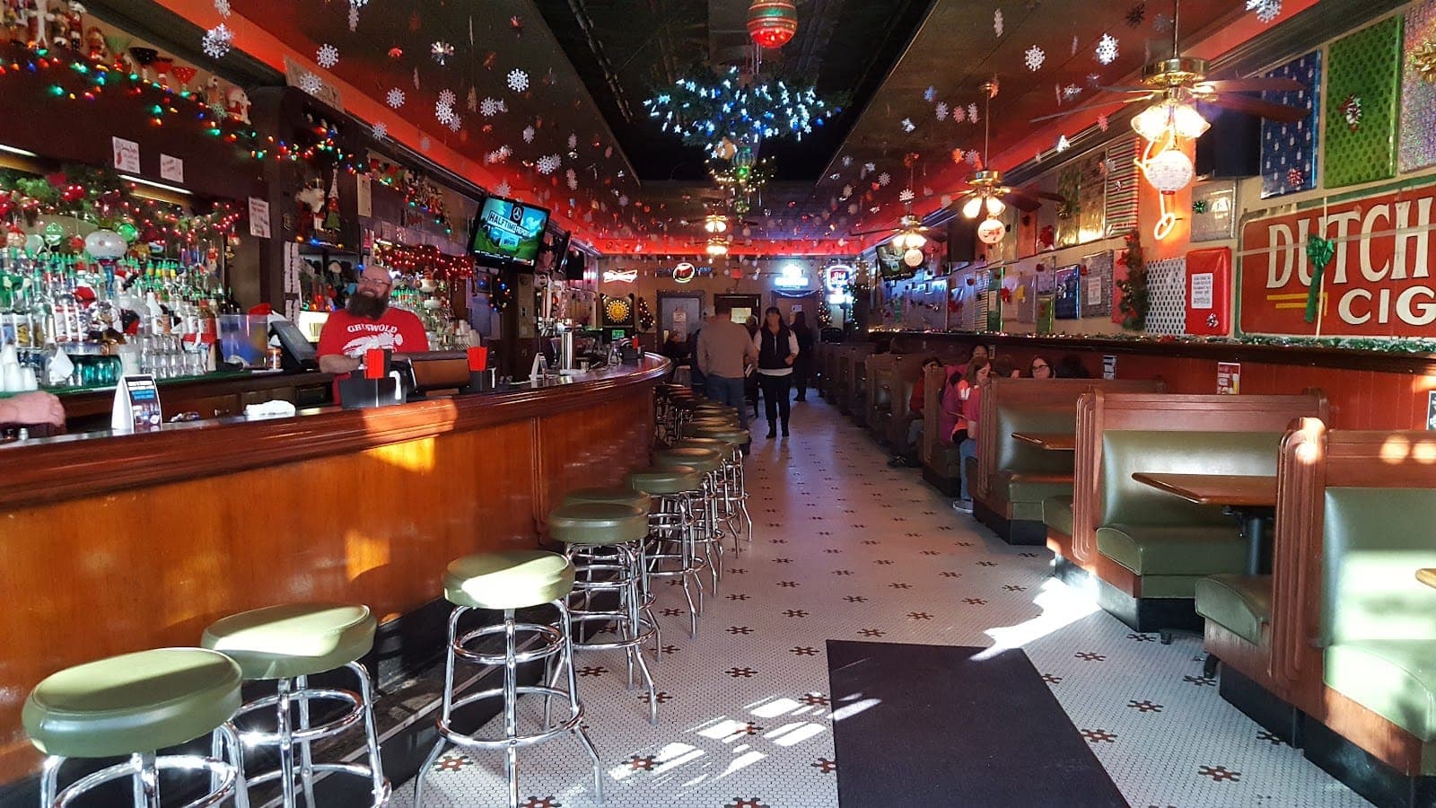 Mac's Tavern