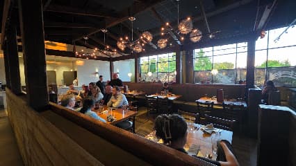 River House Restaurant & Raw Bar