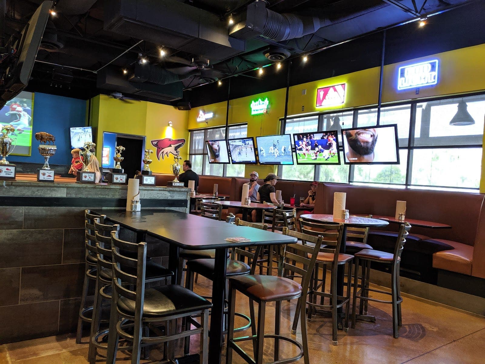 Booty's Wings Burgers & Beer