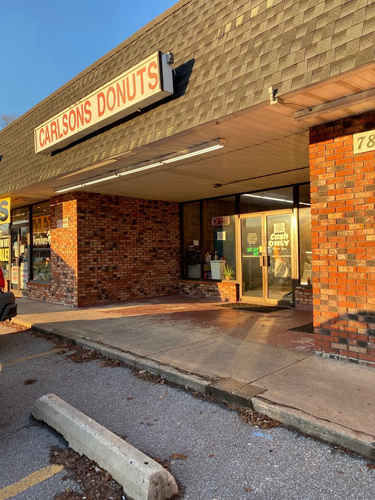 Carlson's Donuts