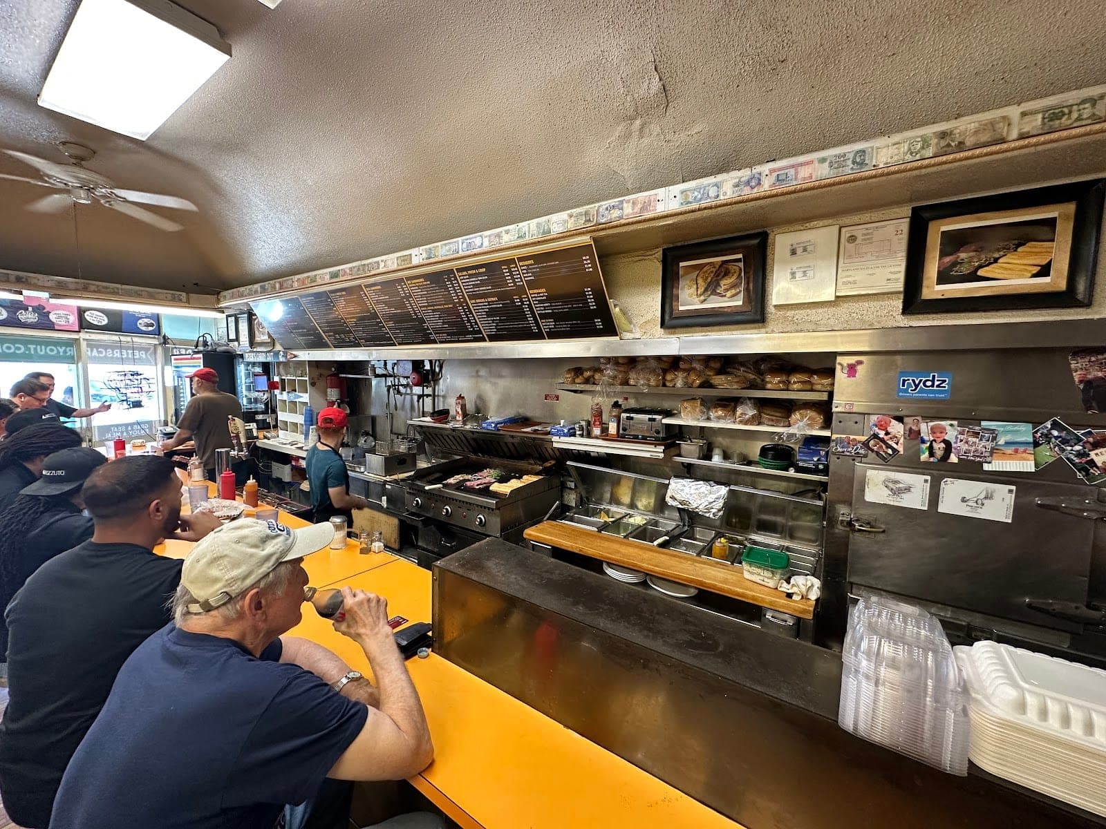 Peter's Carryout