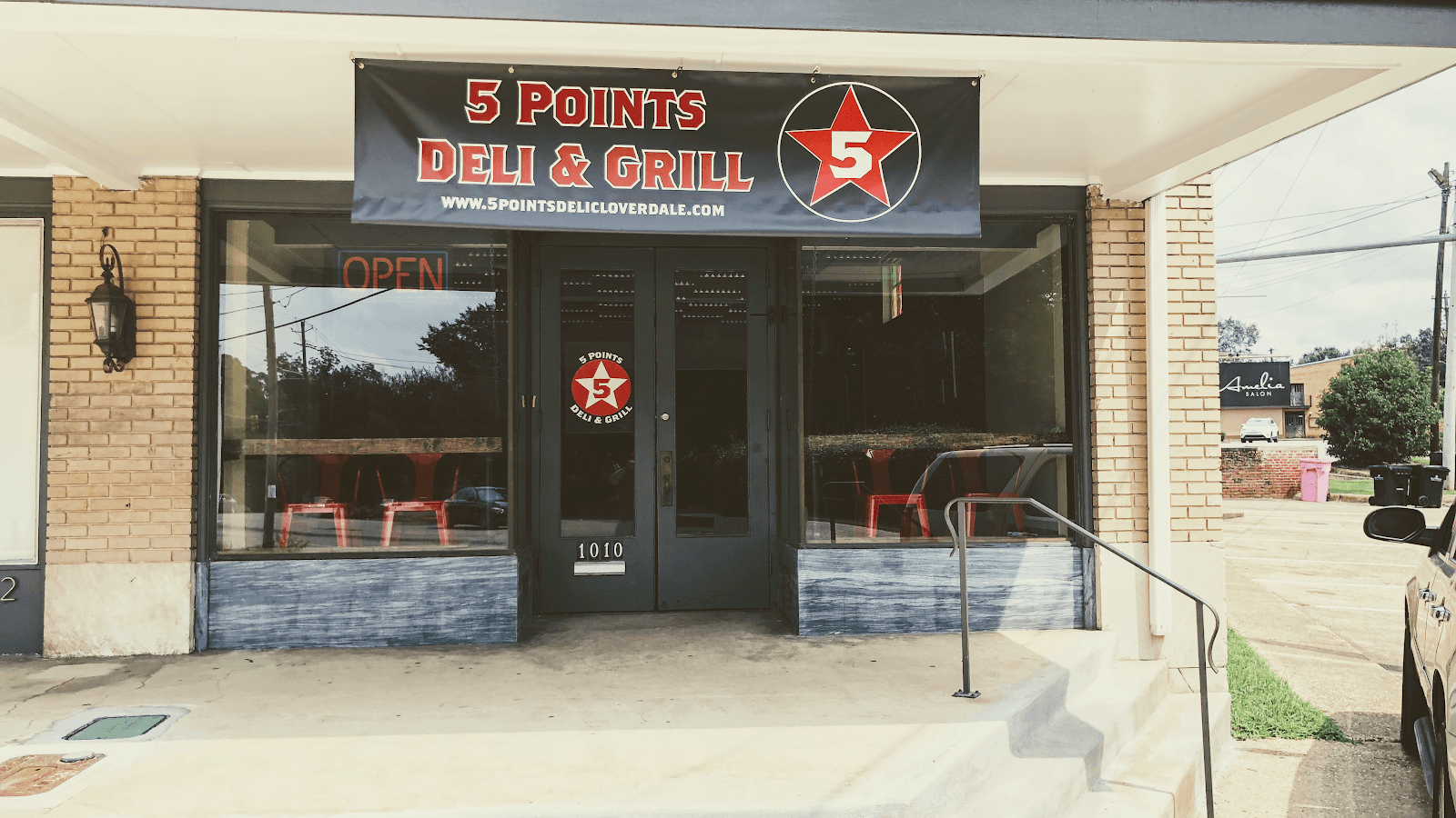 5 Points Deli & Grill