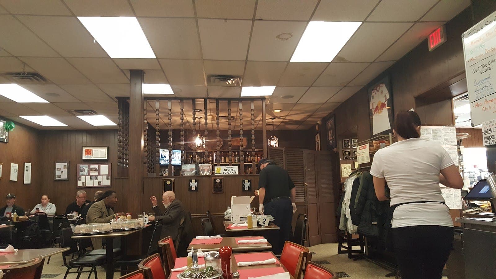 Hobby's Delicatessen & Restaurant
