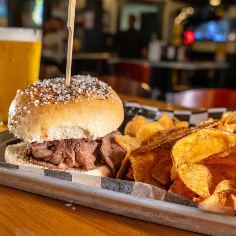 WingNutz Bar and Grill