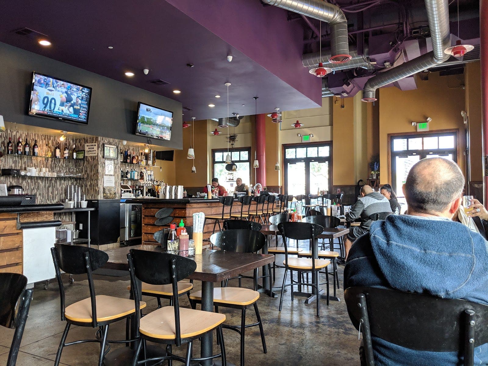 CreAsian Bistro