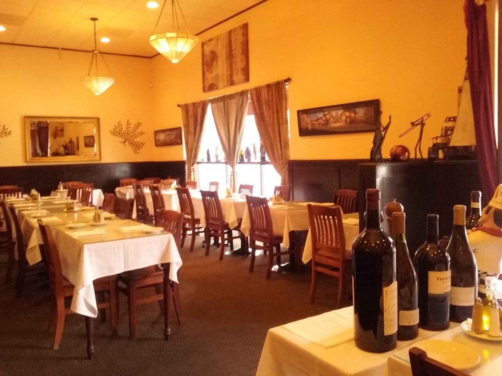 Luna Restaurant