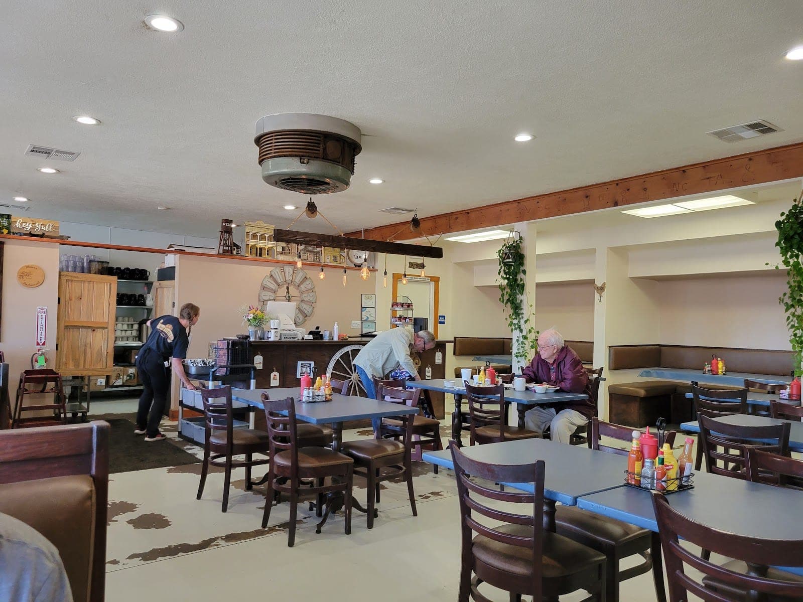 Mama K's Cafe
