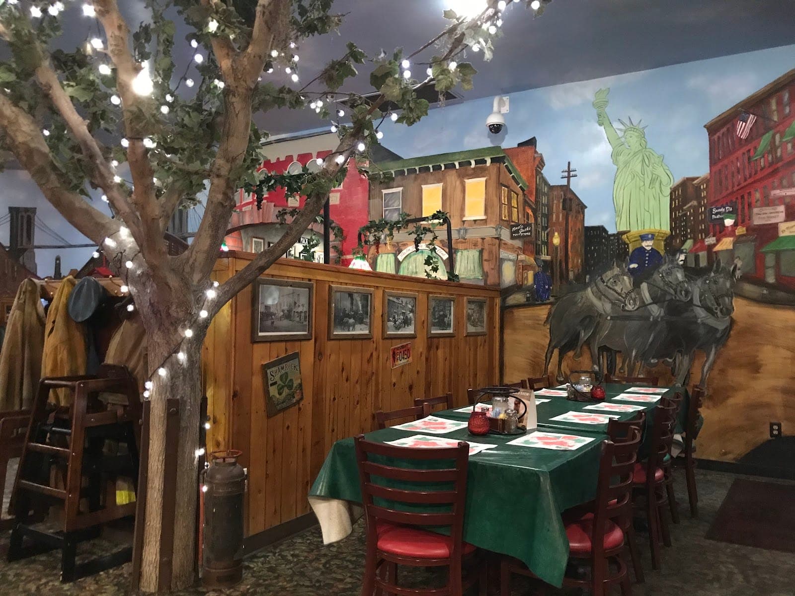 D' Cerboni's Ciao House