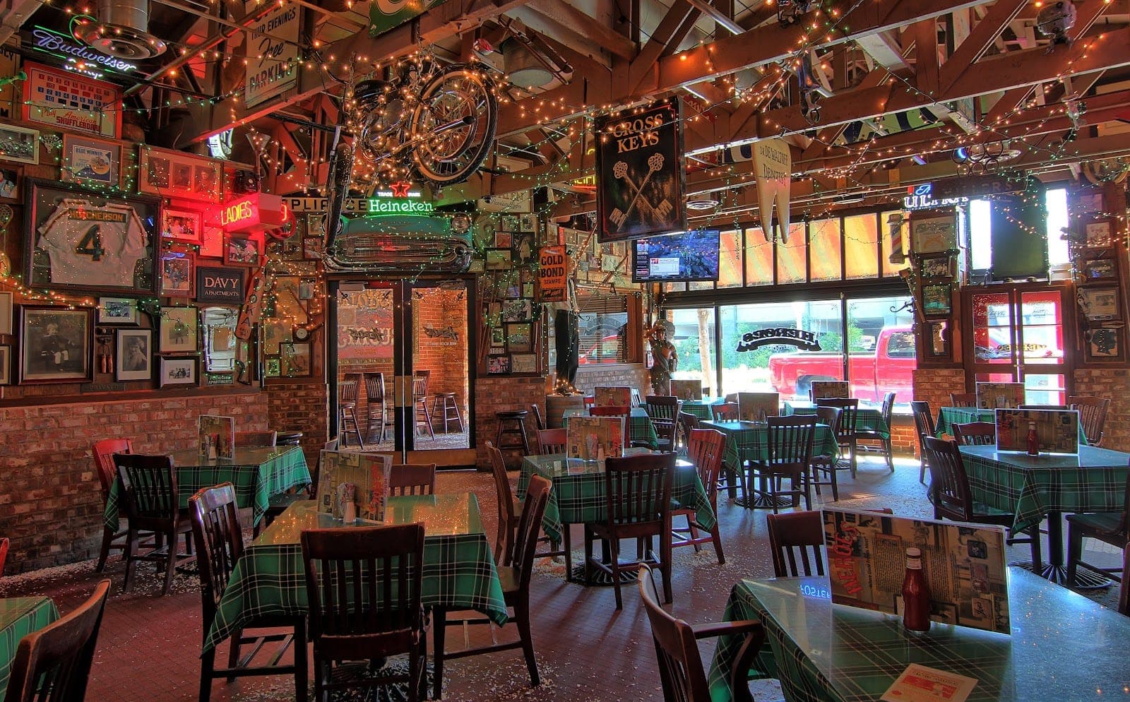 Heroes Bar & Grill