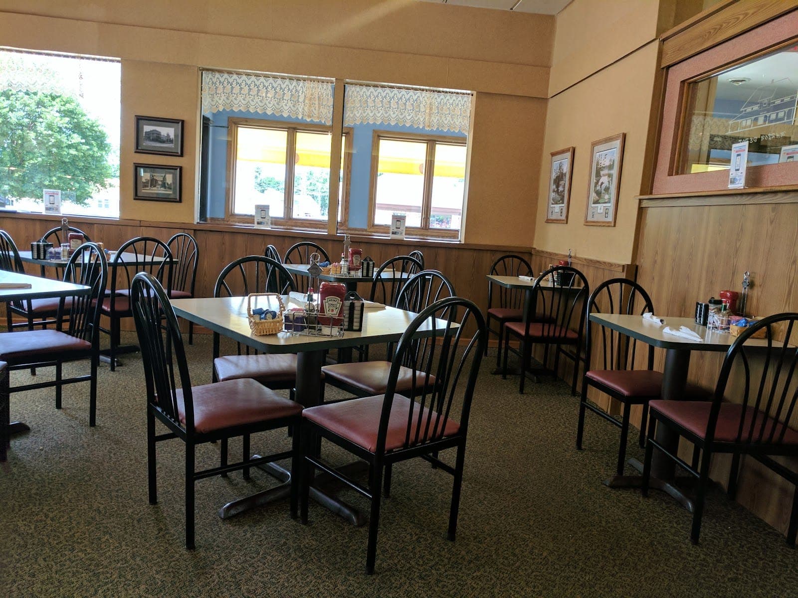 Café by Country Kitchen