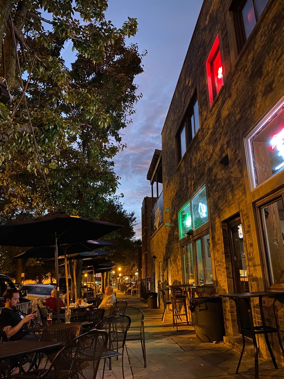 Turtle's Bar & Grill