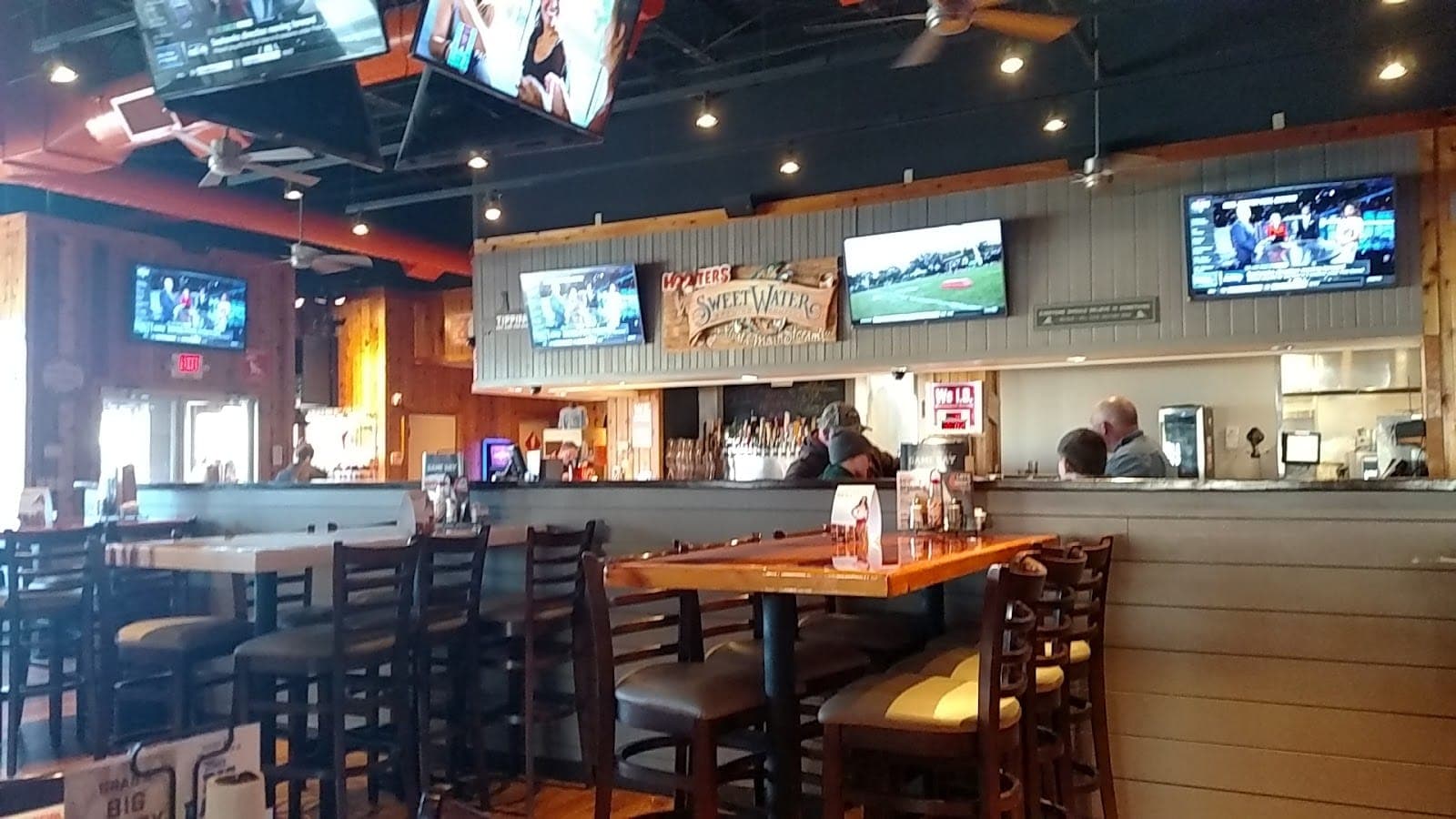 Hooters