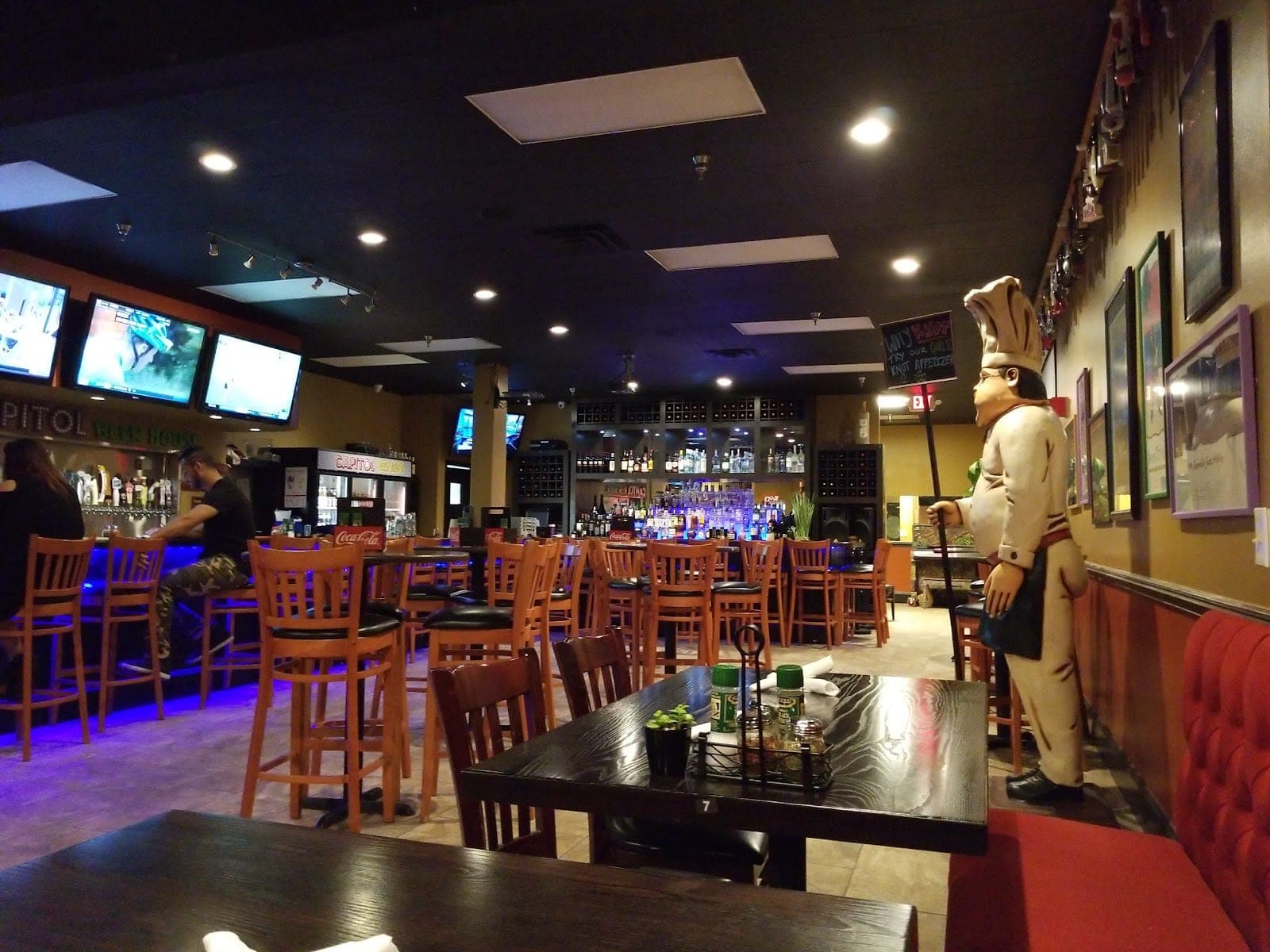 Downtown Pizza Sports Bar and Grill