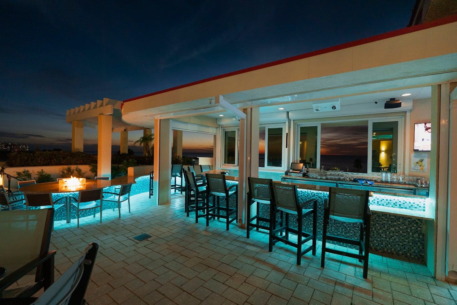 Evy's Terrace Bar & Bistro