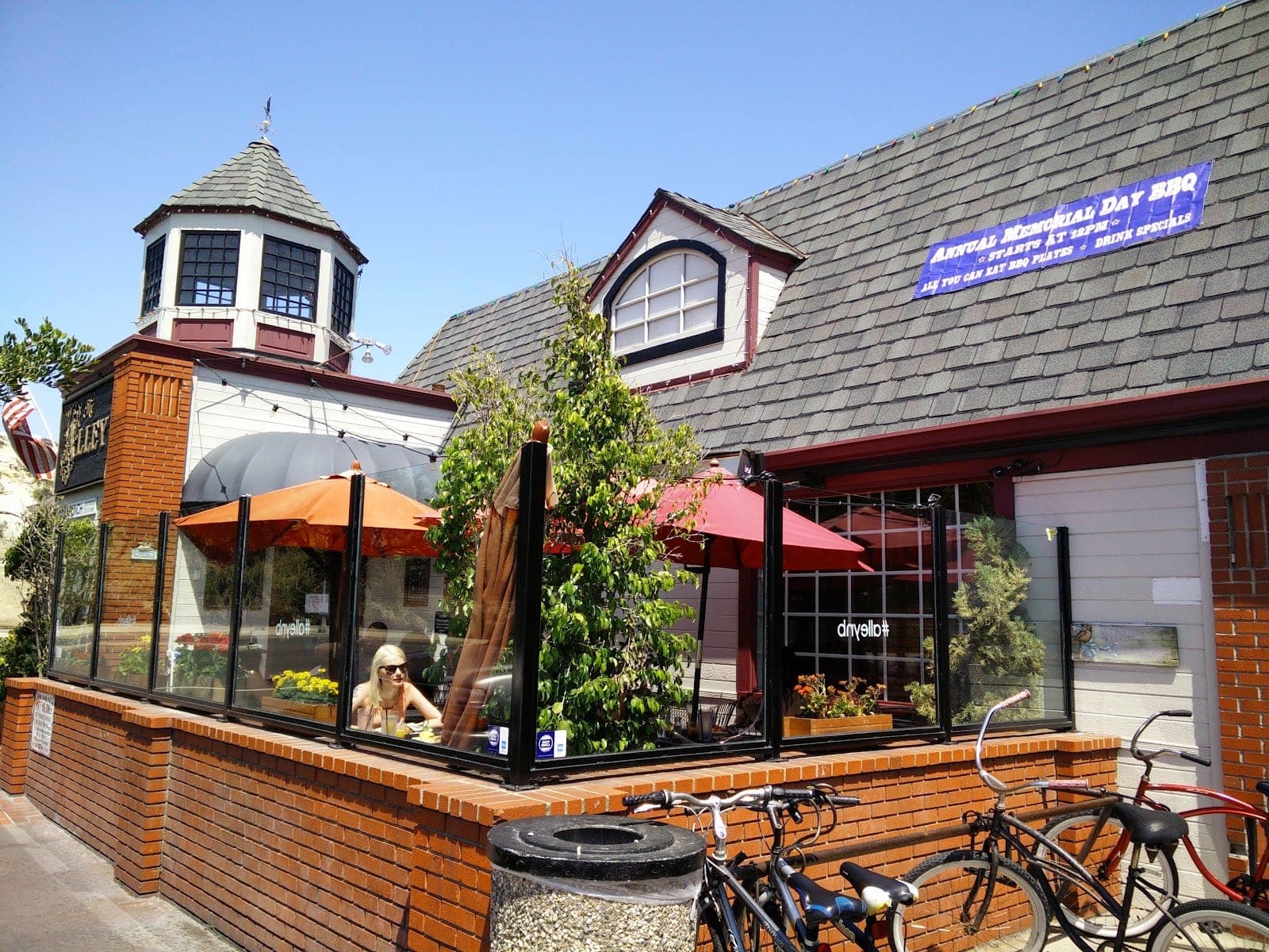 The Alley Restaurant & Bar