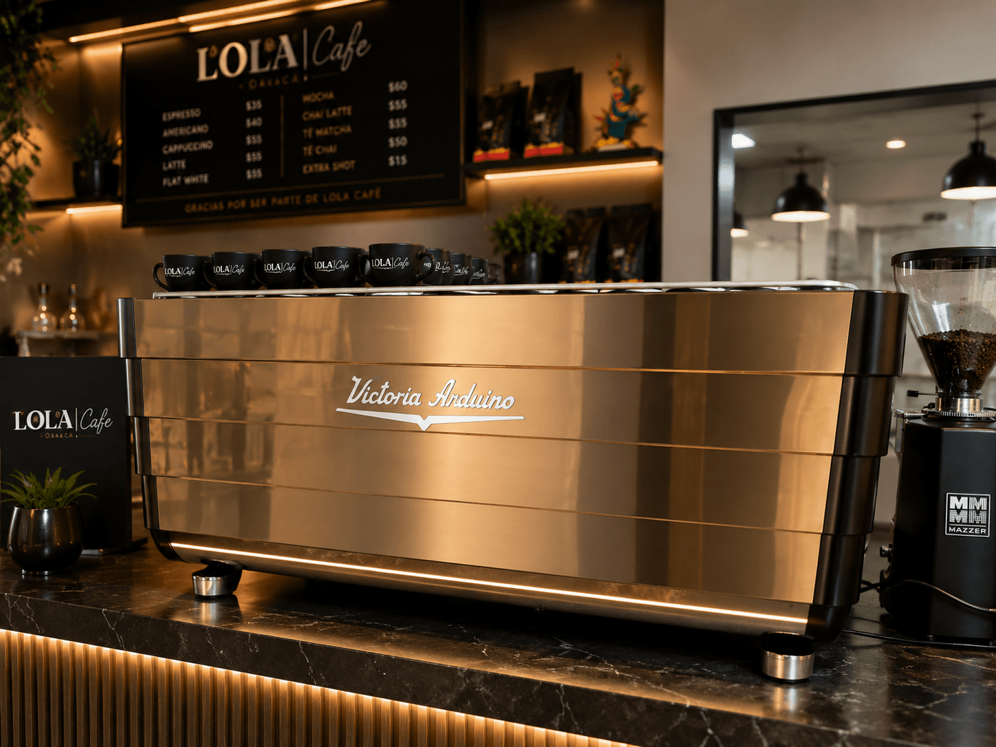 Lola cafe fashion island
