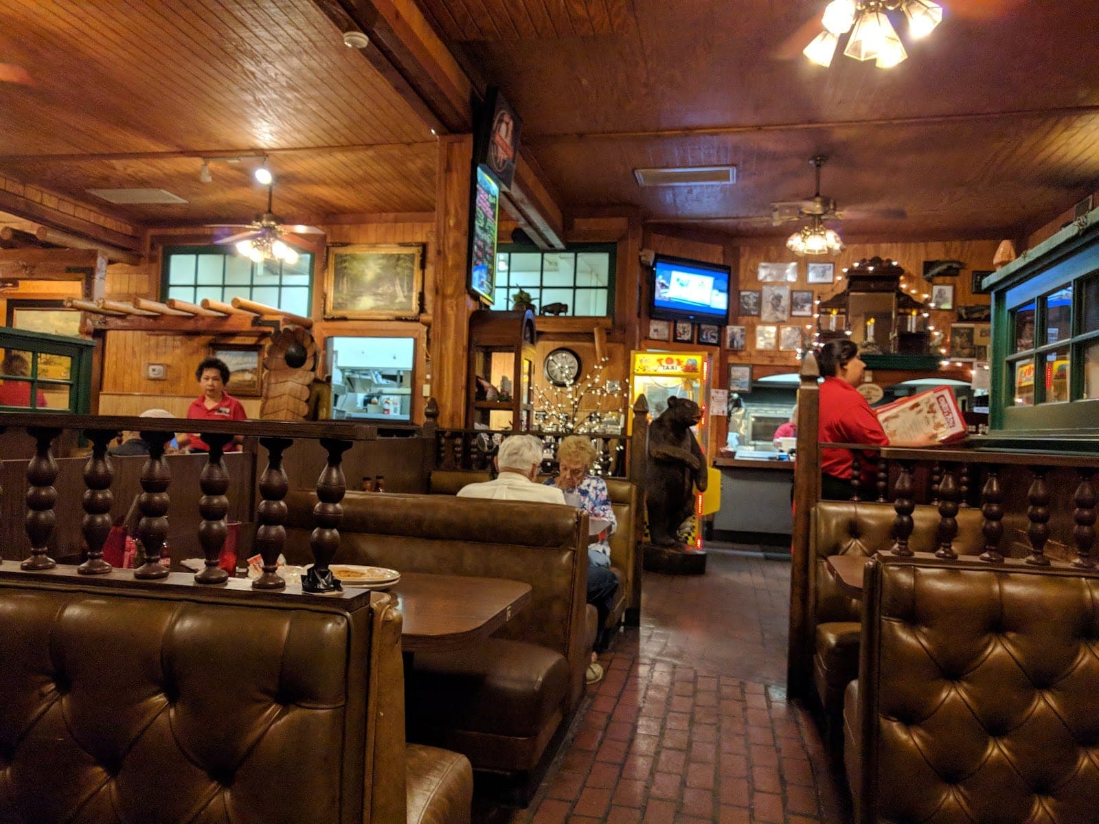 Chris' & Pitt's BBQ Restaurant