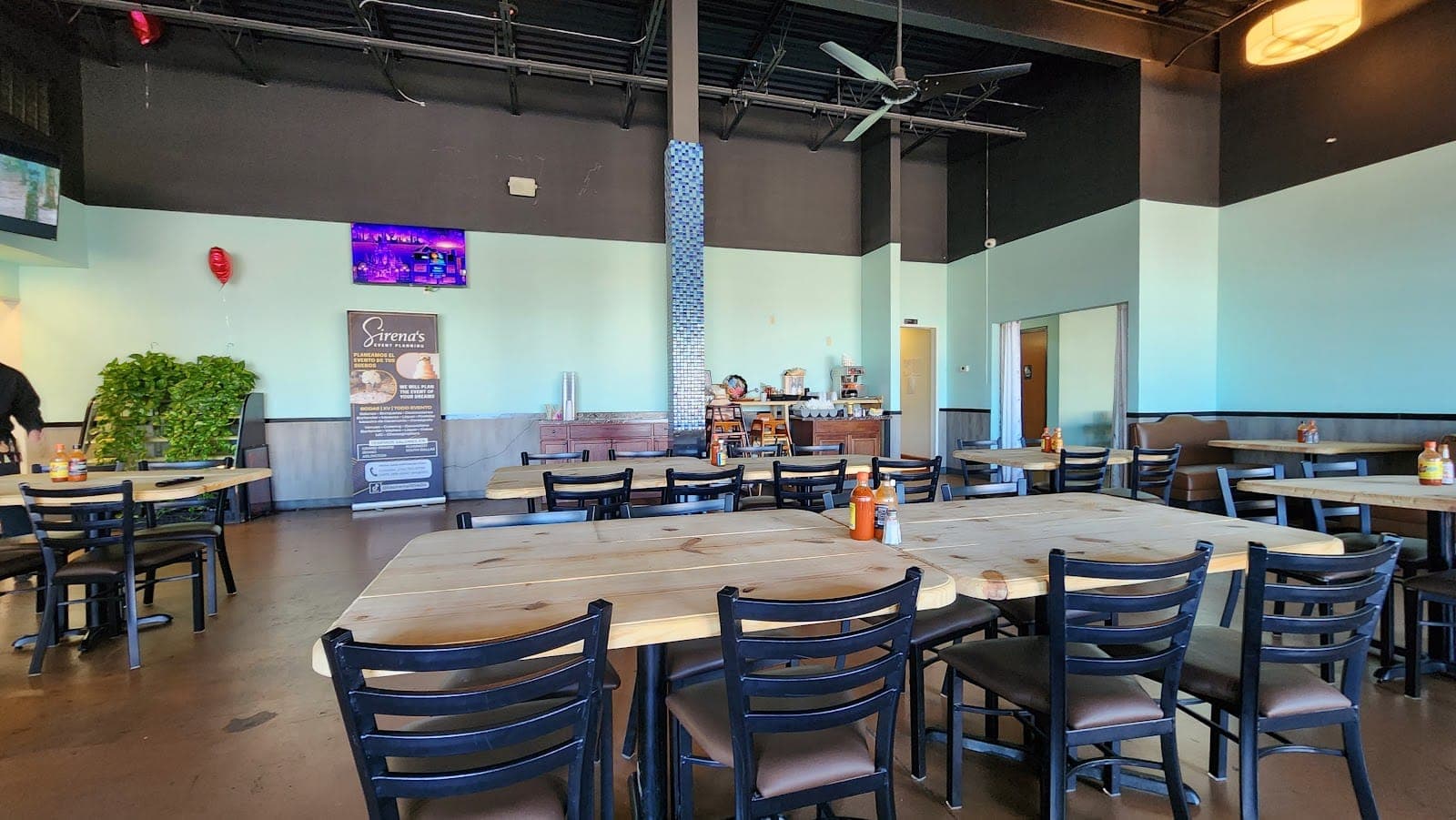 Seareinas Mariscos Bar & Grill