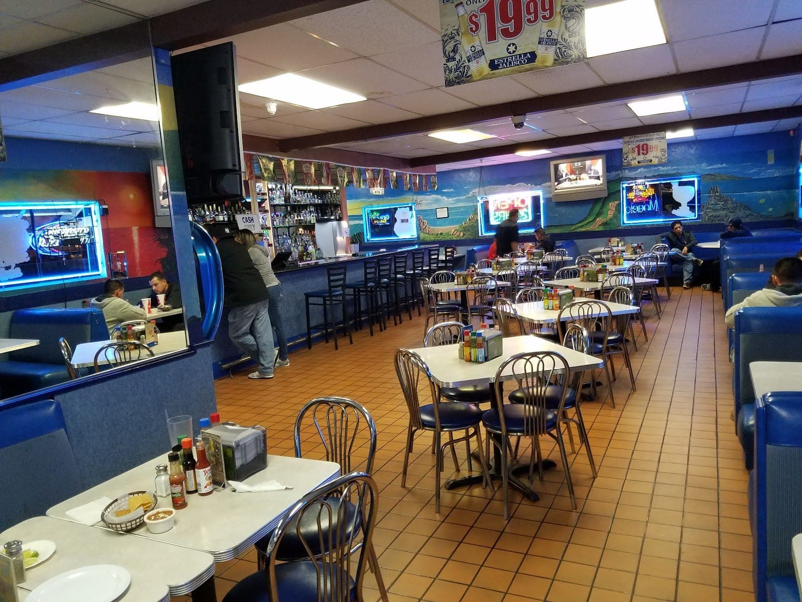 Mariscos El Puerto Escondido - Inglewood 1