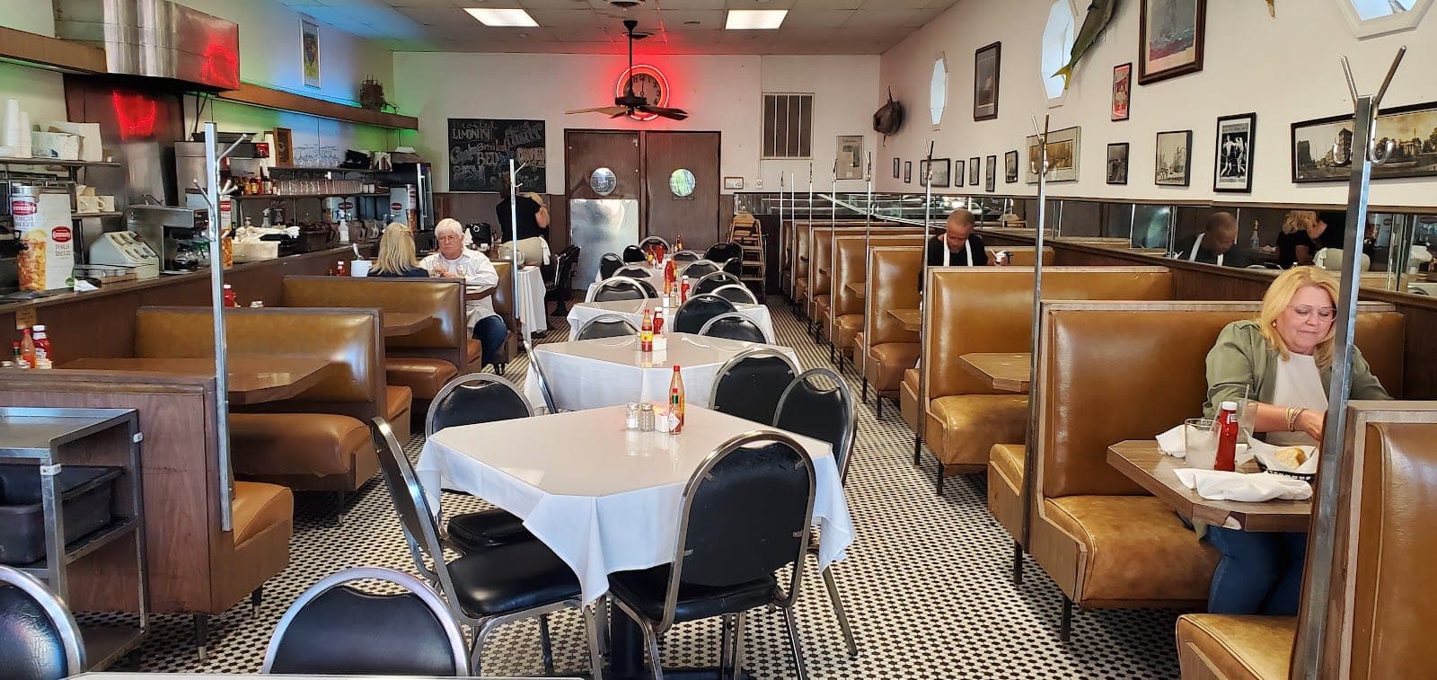Mayflower Cafe