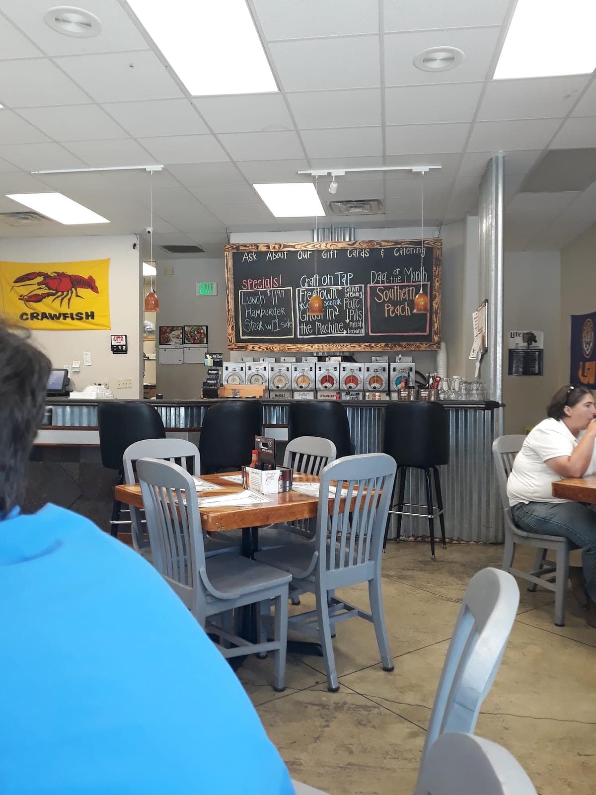 Mandez's Seafood Bar & Grill