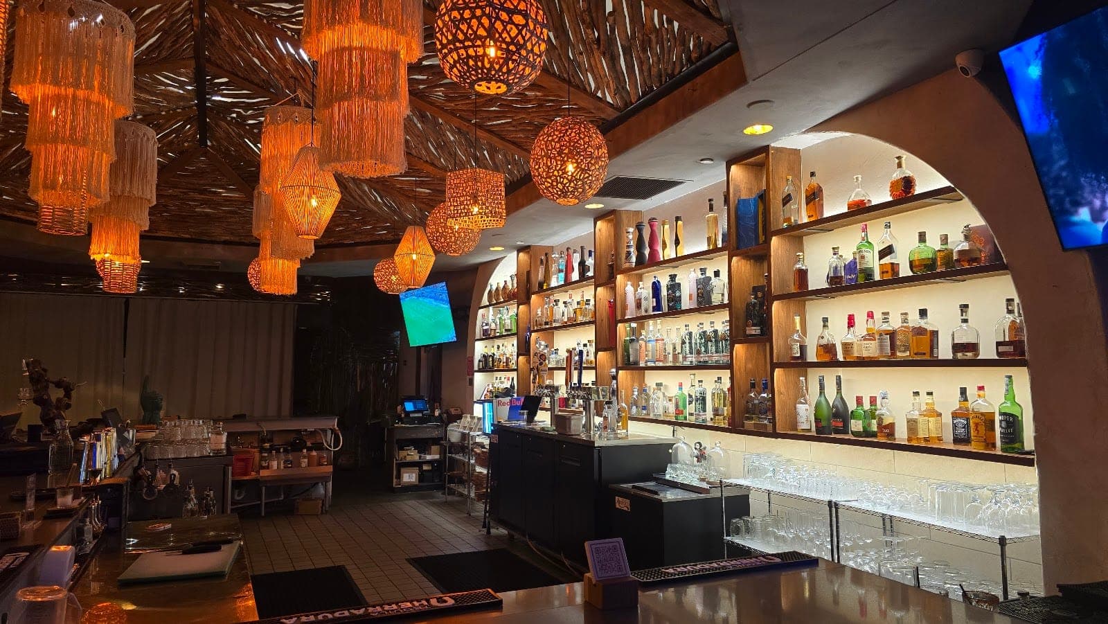 Alux Bar + Grill