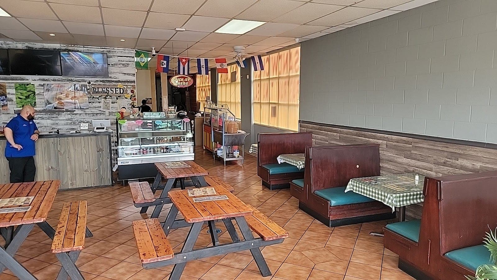 Rica's Pupusas Restaurant