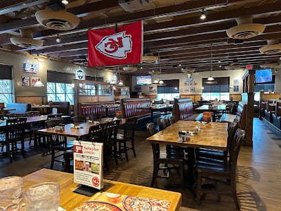 Old Chicago Pizza + Taproom