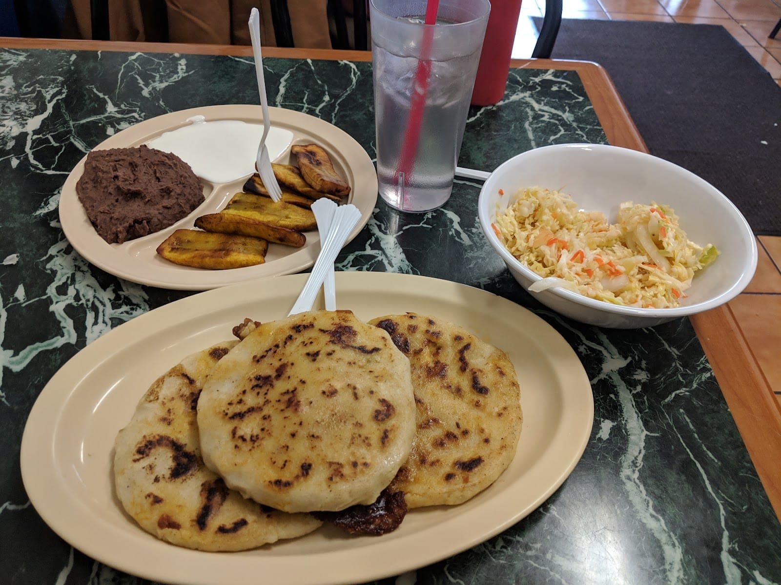 El Buen Gusto | Pupusería & Restaurant