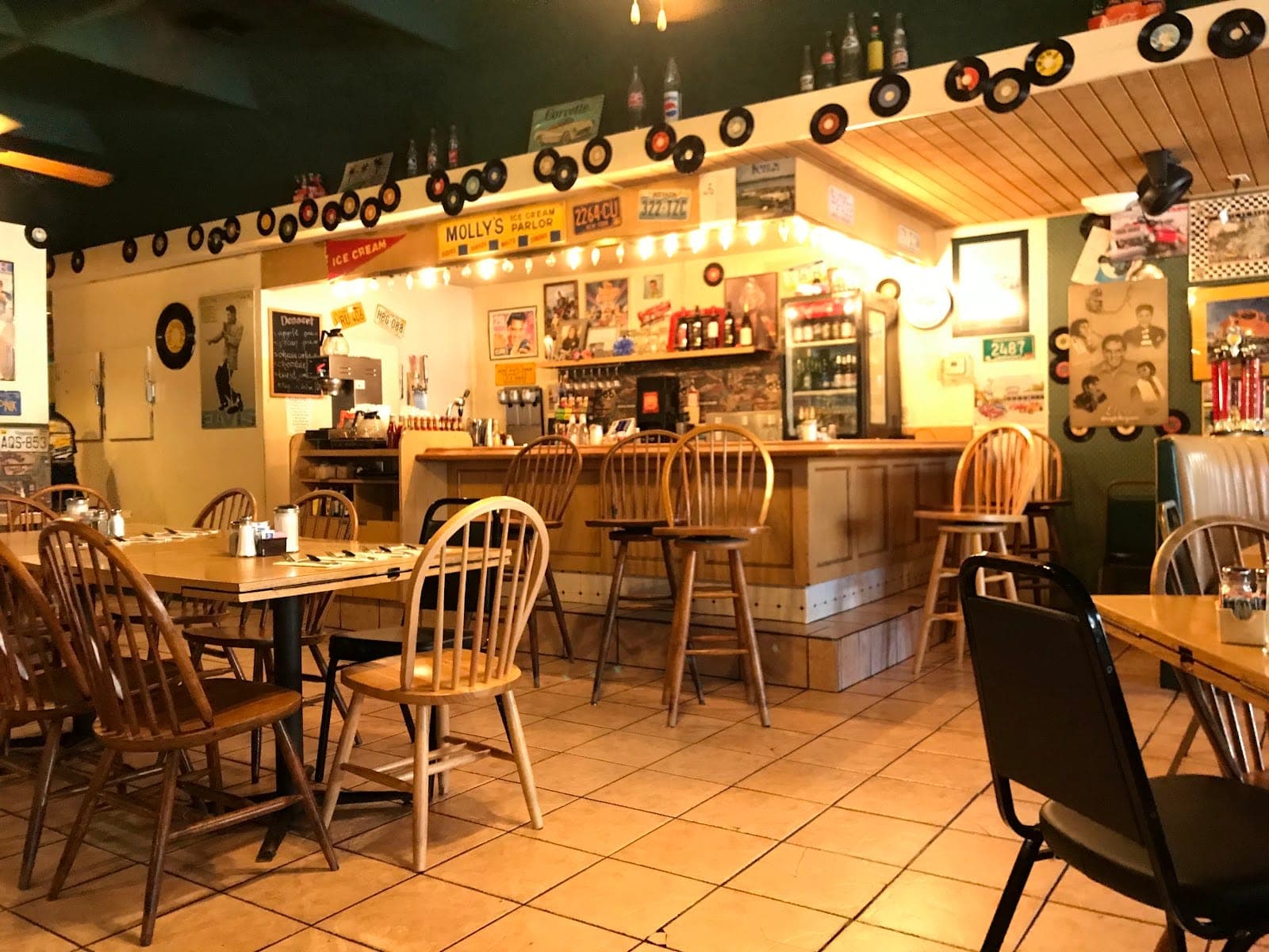 Molly's Cafe