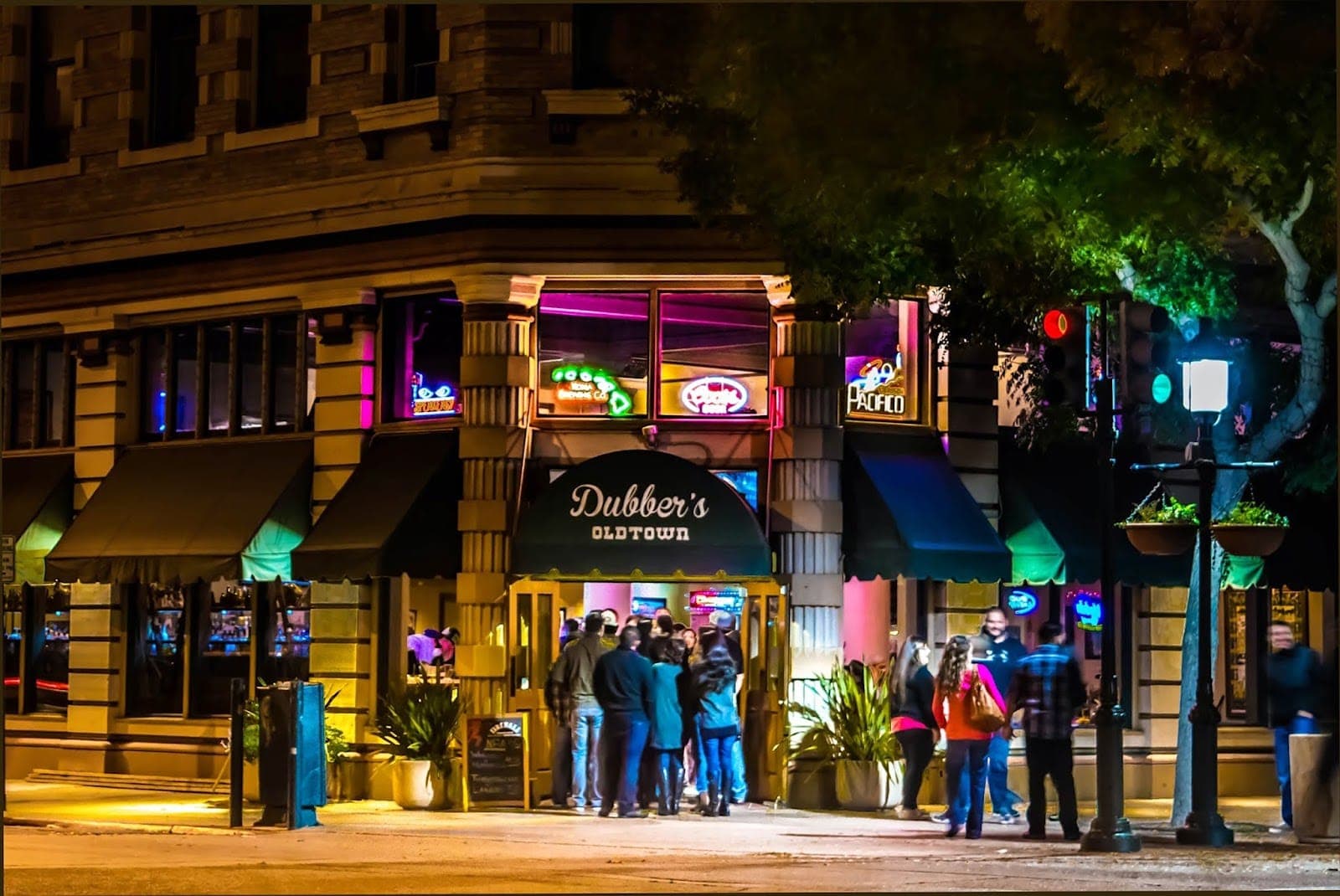 Dubber's Oldtown Bar And Grill