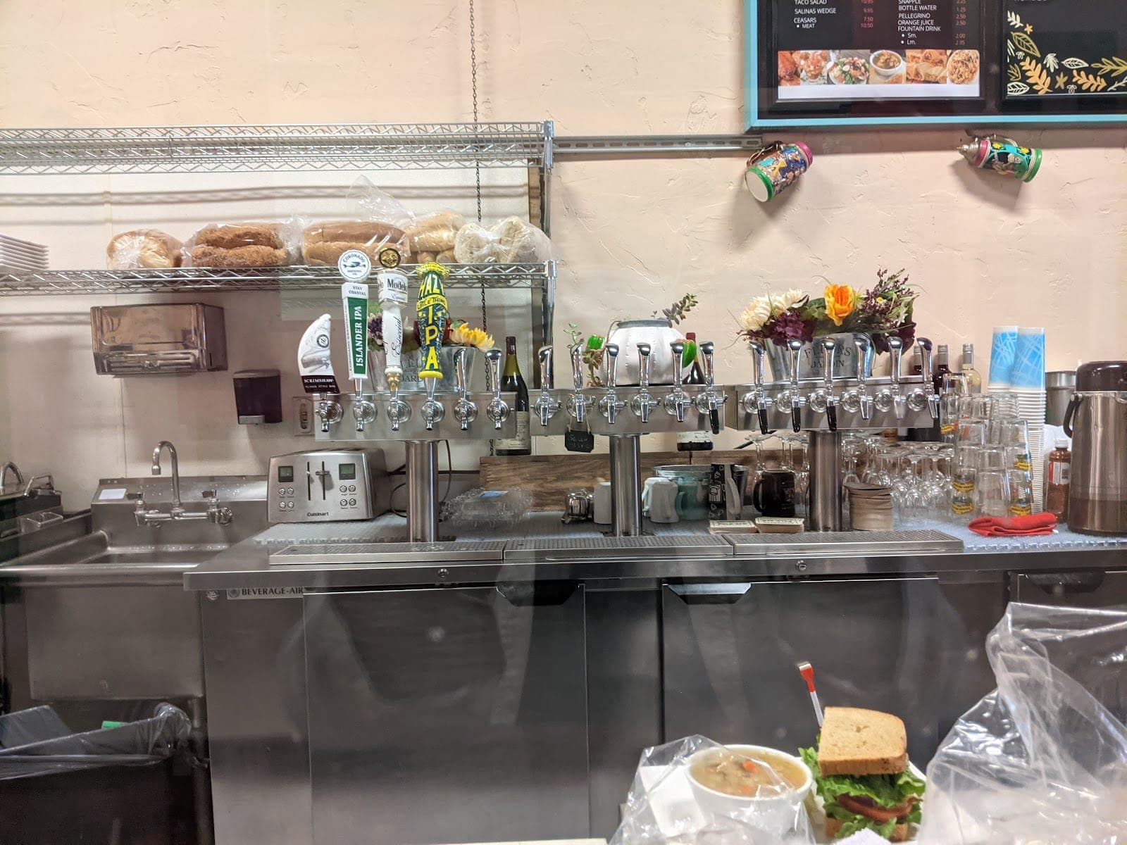 El Colibrí | Restaurant and Deli
