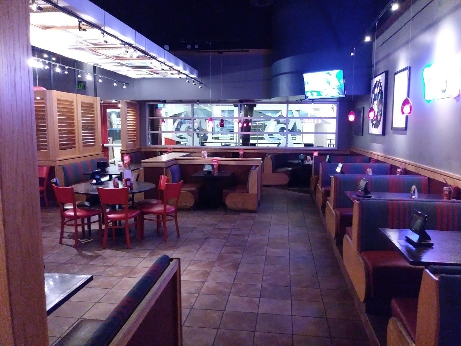 Red Robin Gourmet Burgers and Brews