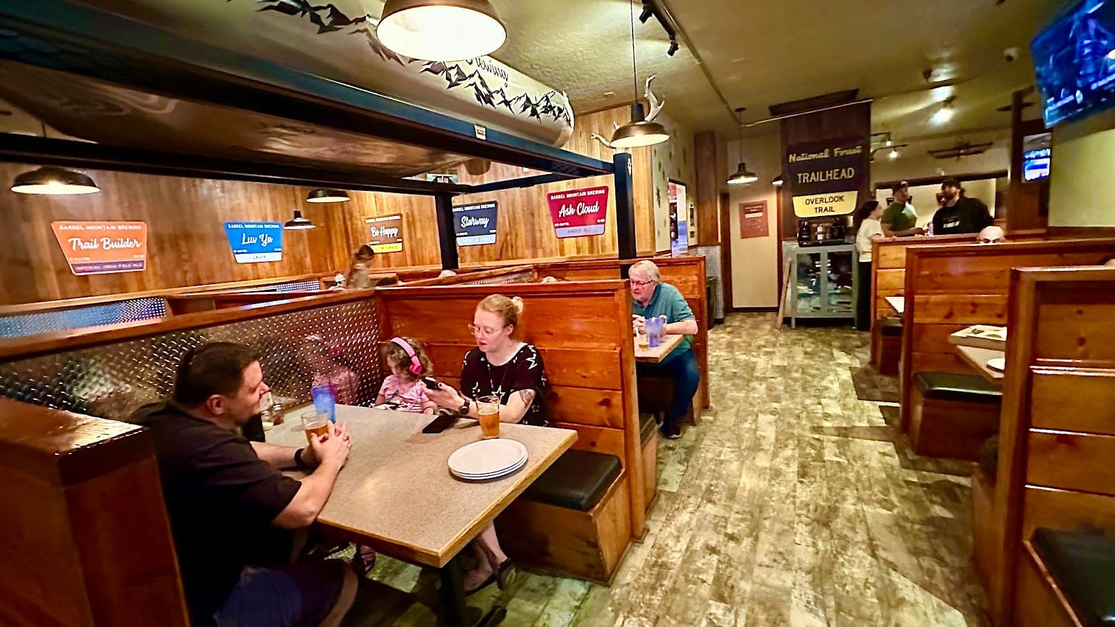 Barrel Mountain Pizza and Pints