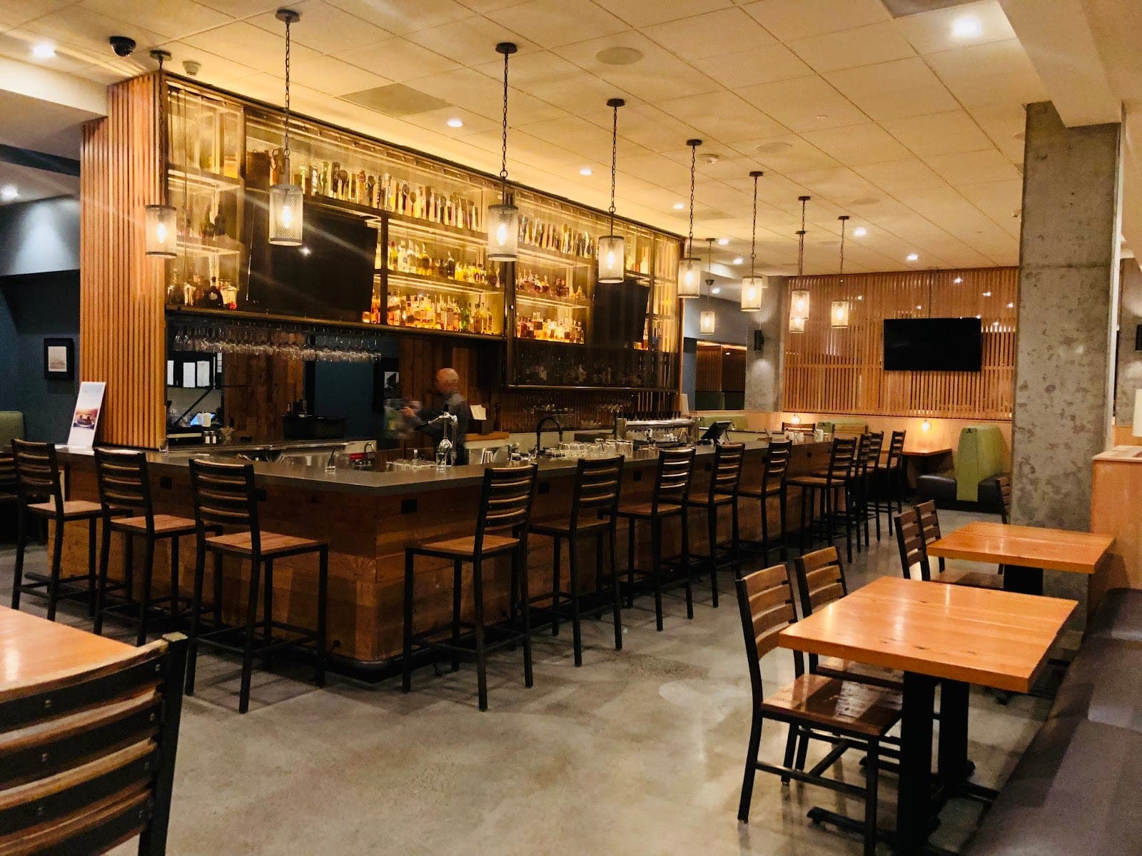Grays Restaurant & Bar