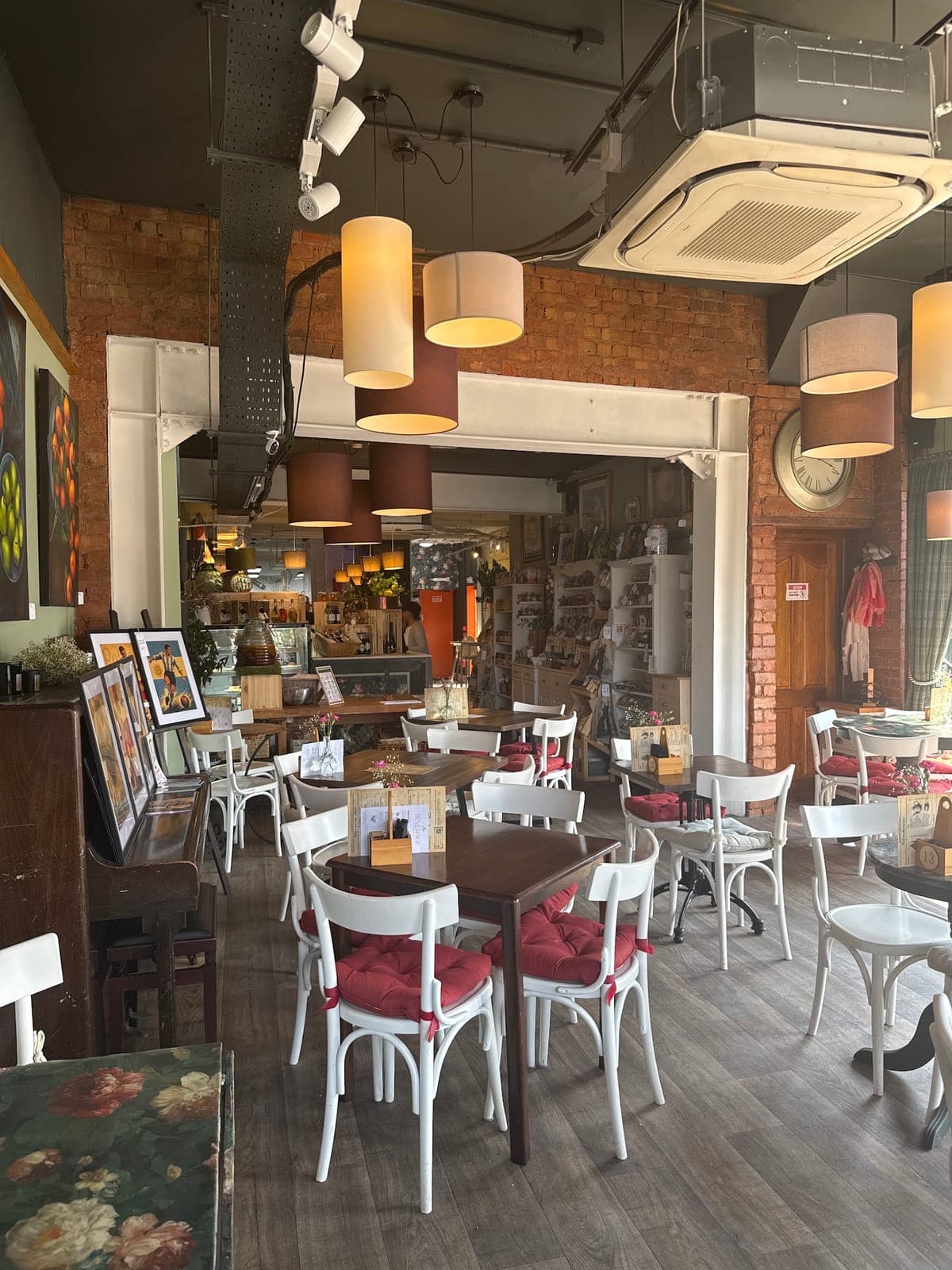Sweetfields' Cafe & Bakery