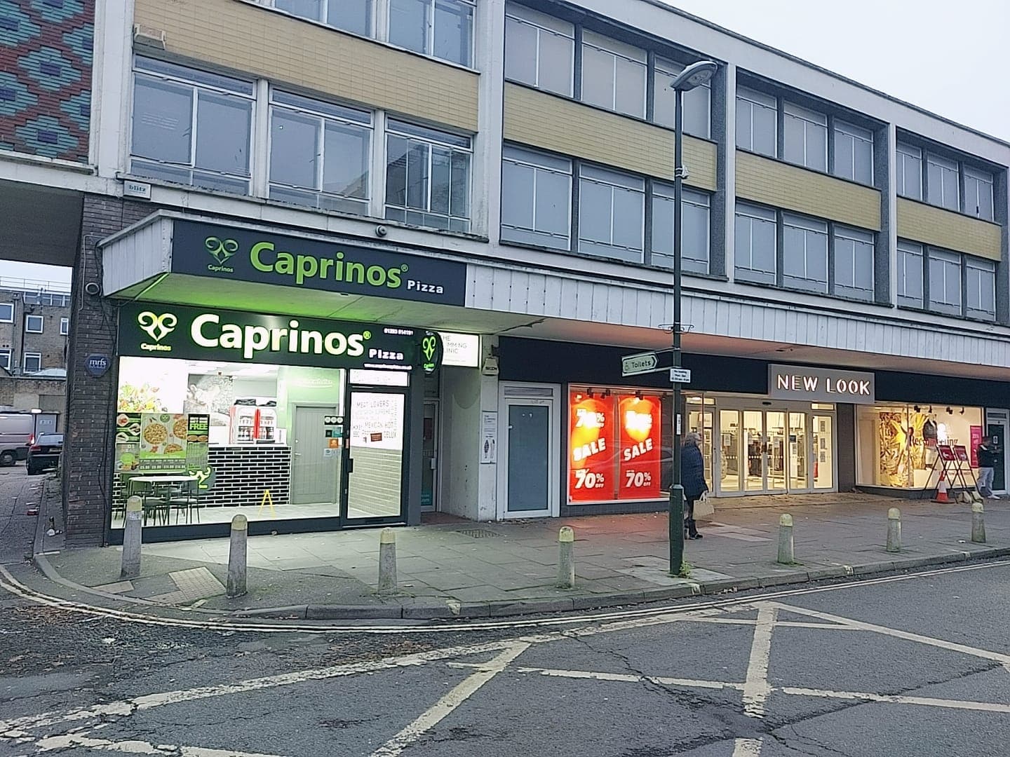 Caprinos Pizza Crawley
