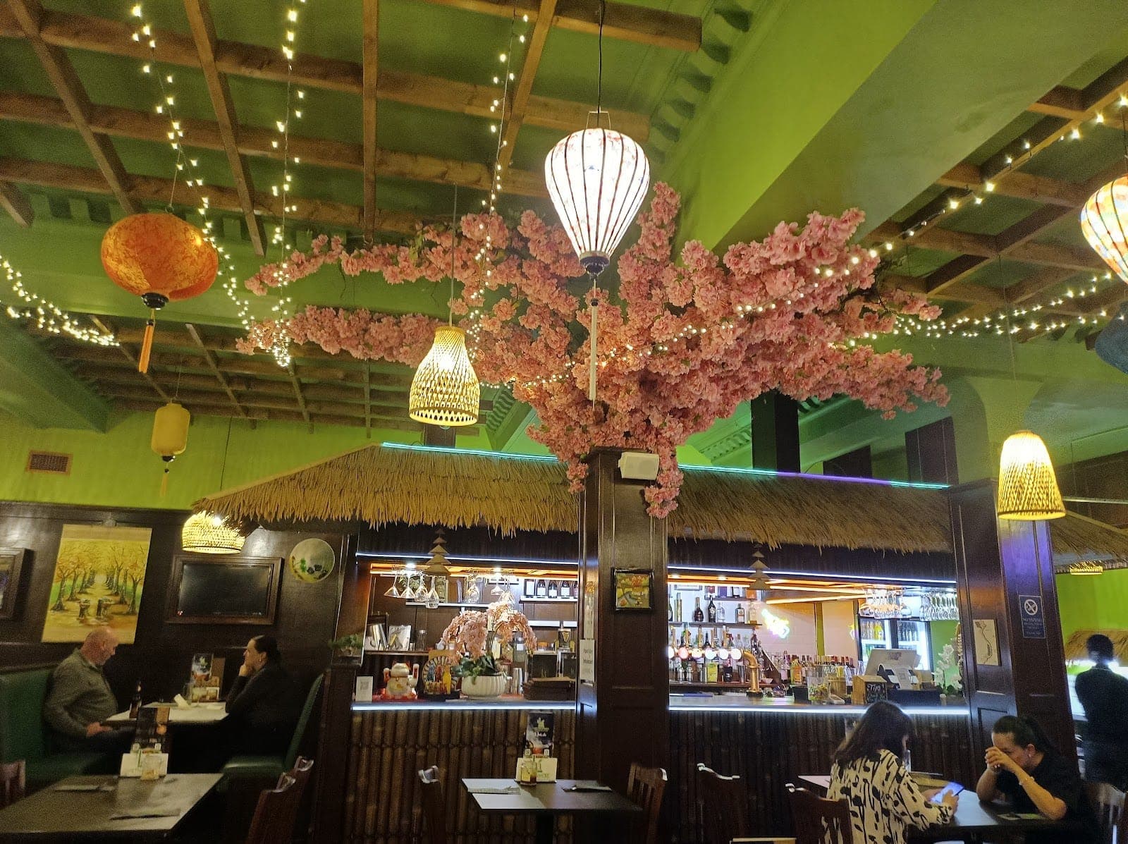 La Vietnamese Restaurant & Bar