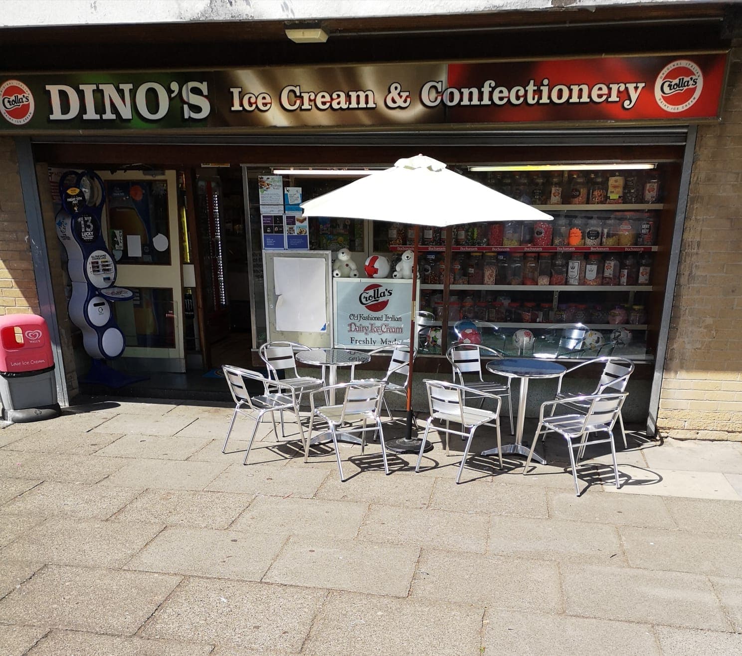 Dino's Cafe
