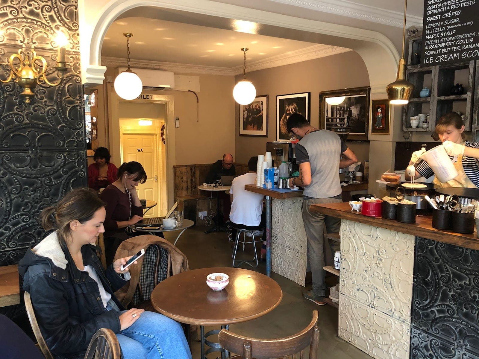 Loafing Cafe