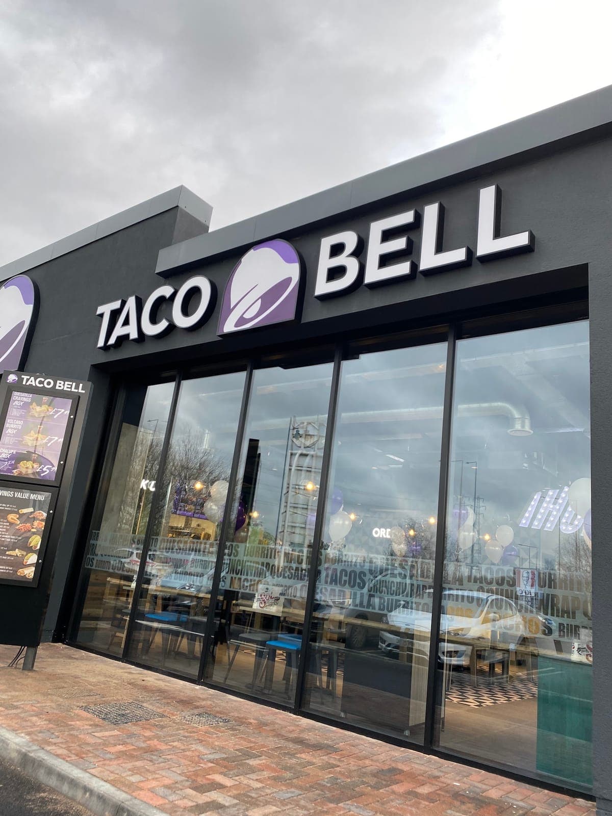 Taco Bell Hull - Raich Carter Way