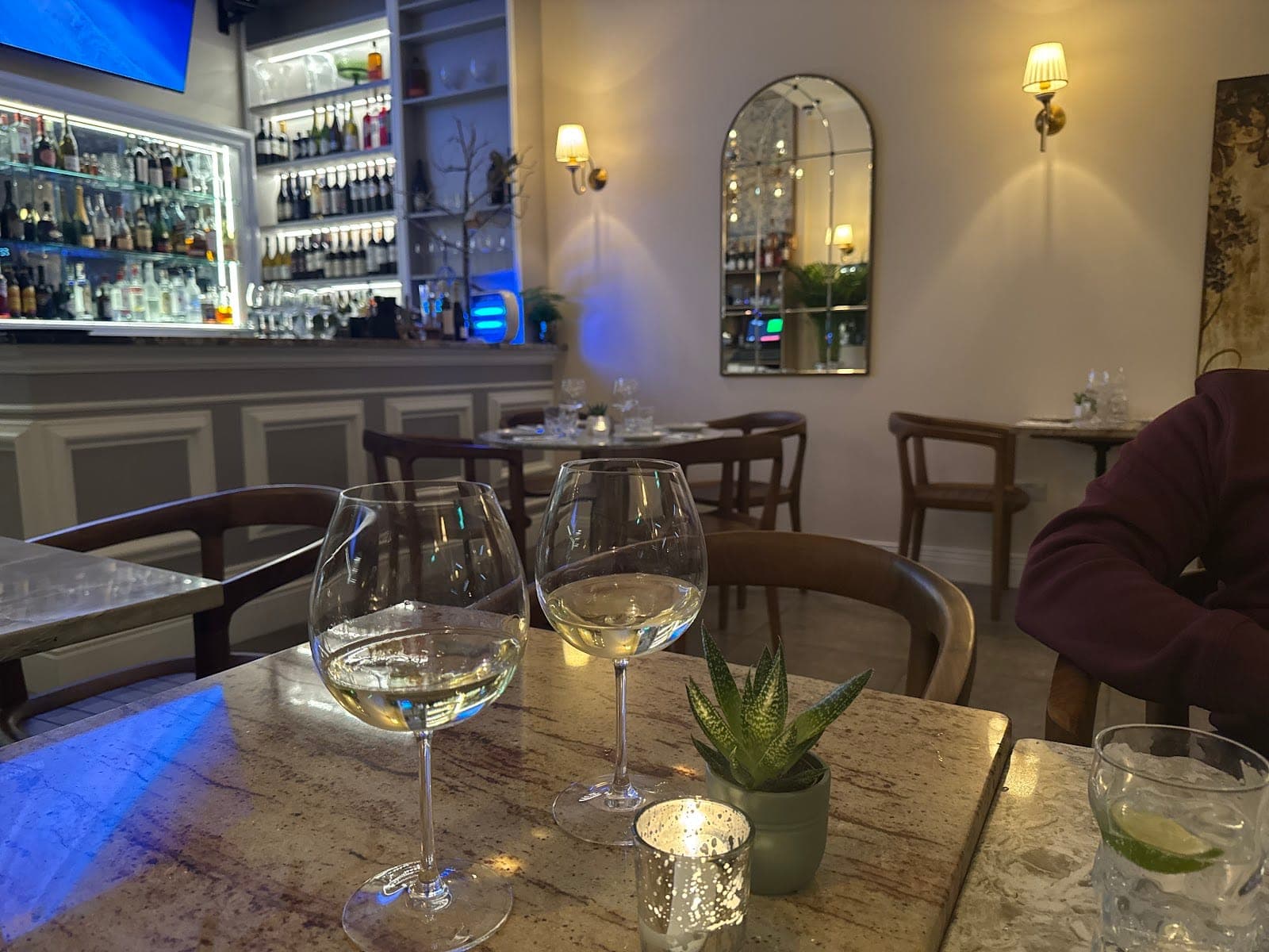 Dany's Kitchen & Bar