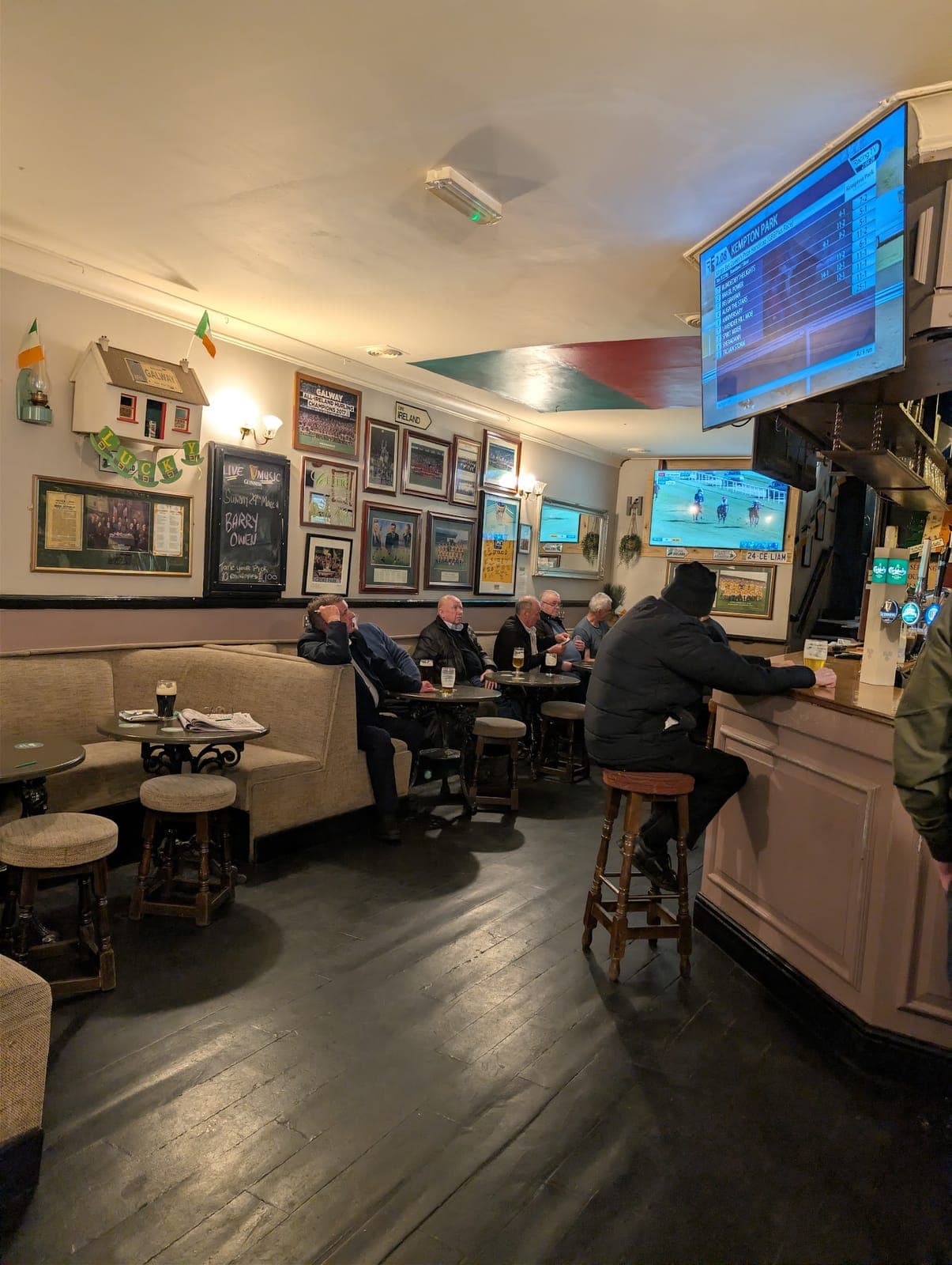 Lucky 7 Irish Bar