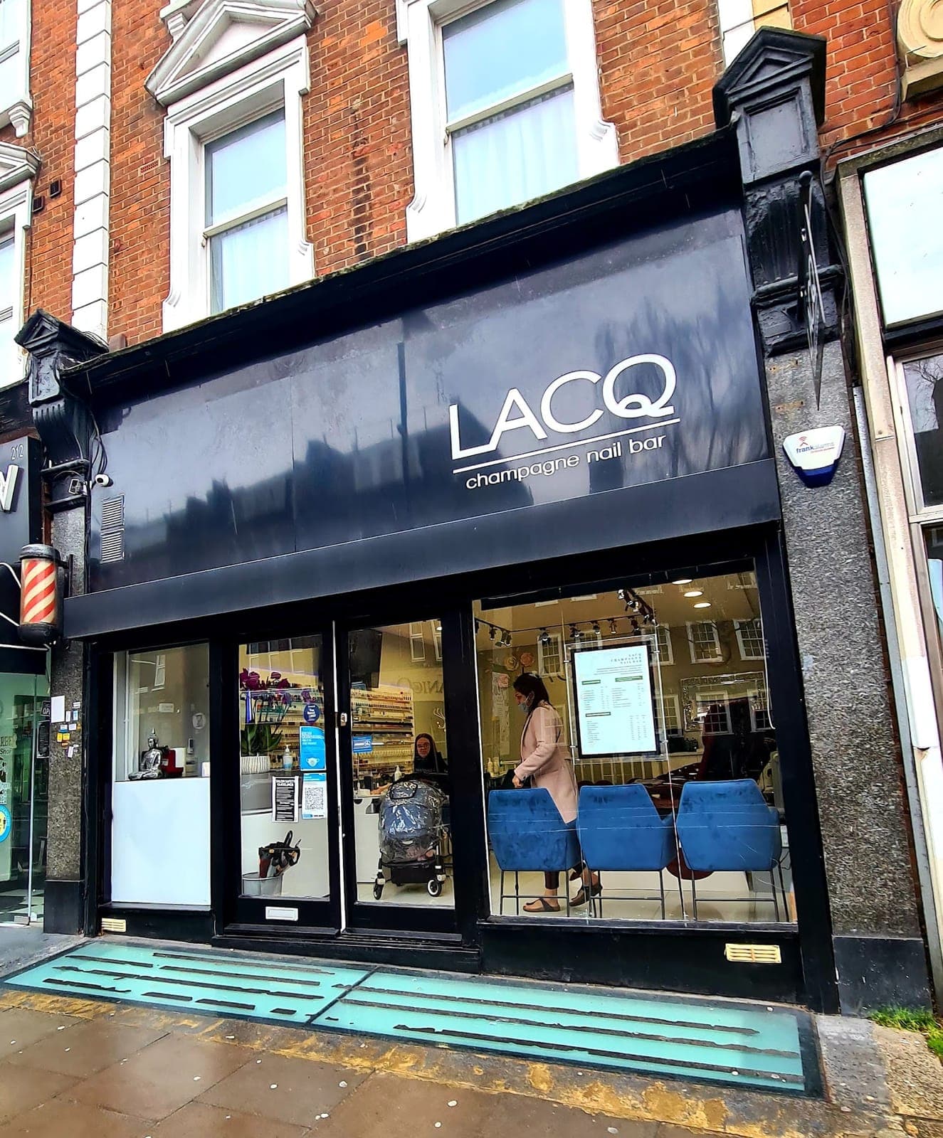 LACQ champagne nail bar