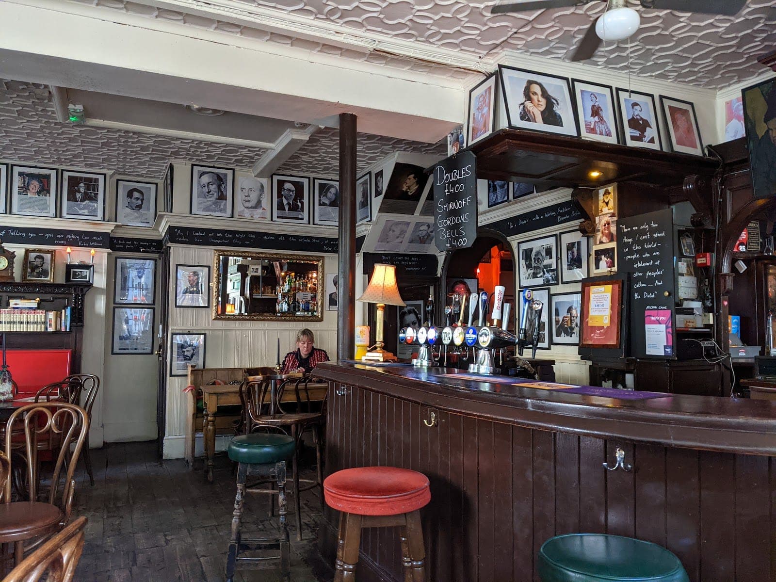 King William Ⅳ Pub & Rooms