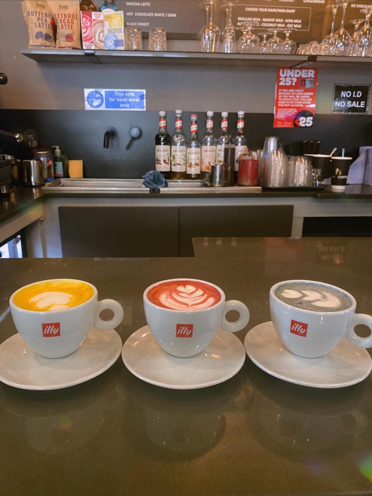 Mano Coffee/ Wine Bar