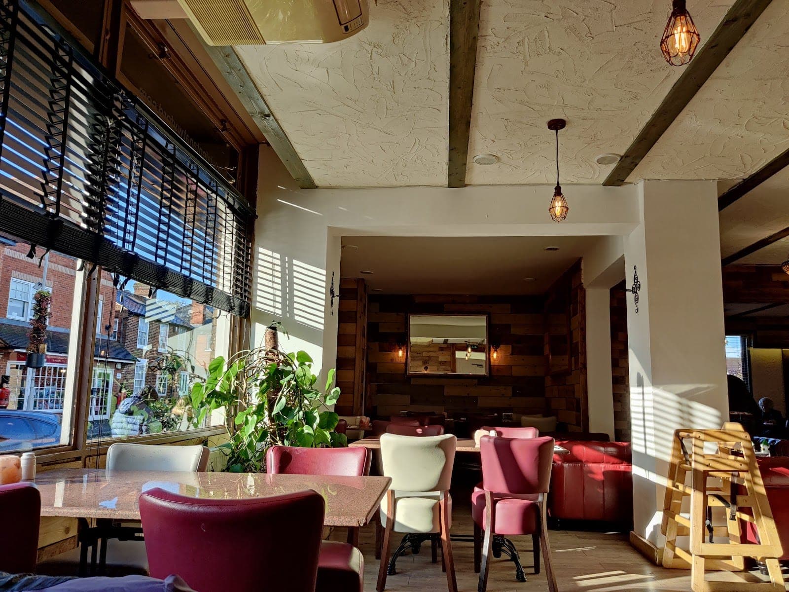 La Fontana Restaurant & Wine Bar