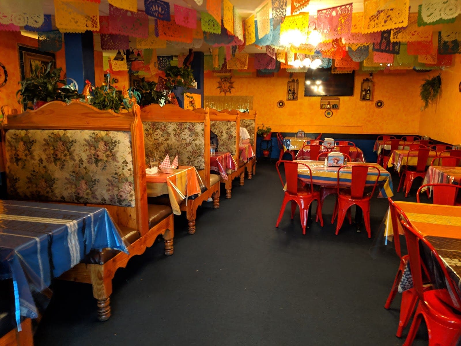 El Mezcal Bar and Grill