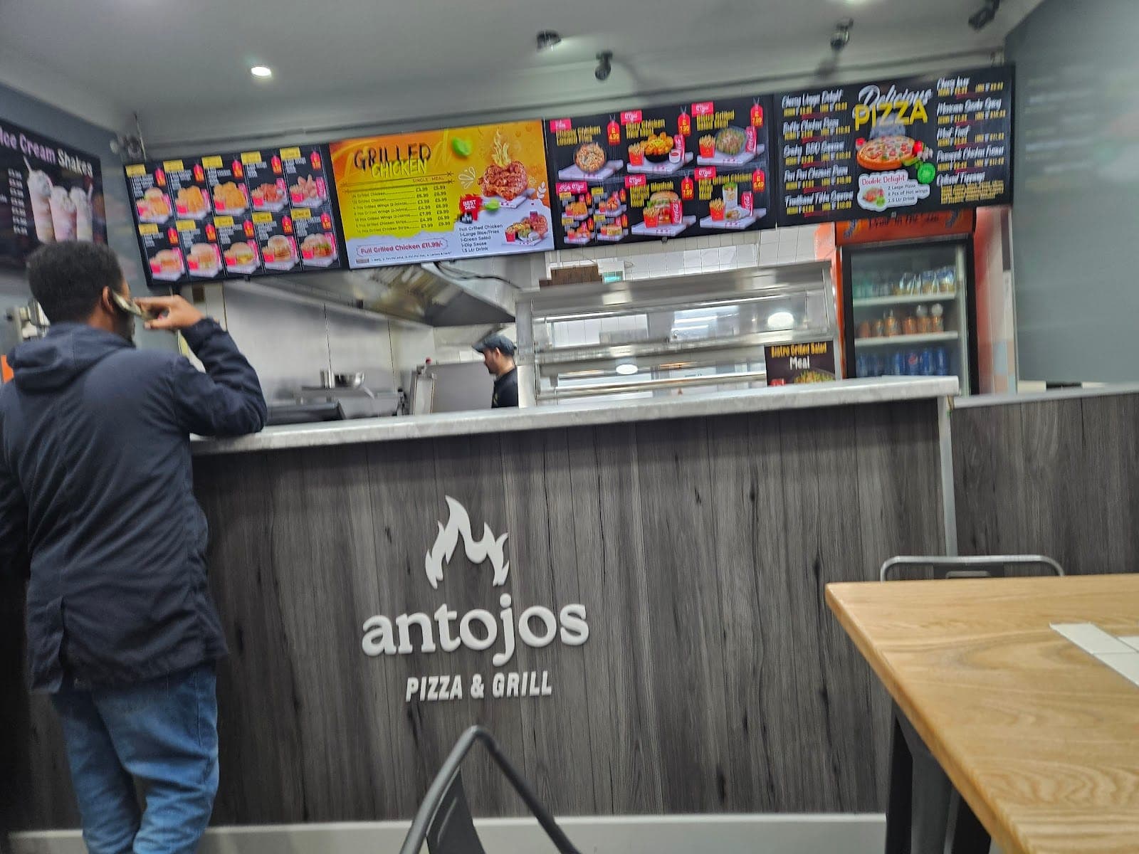 Antojos Pizza & Grill